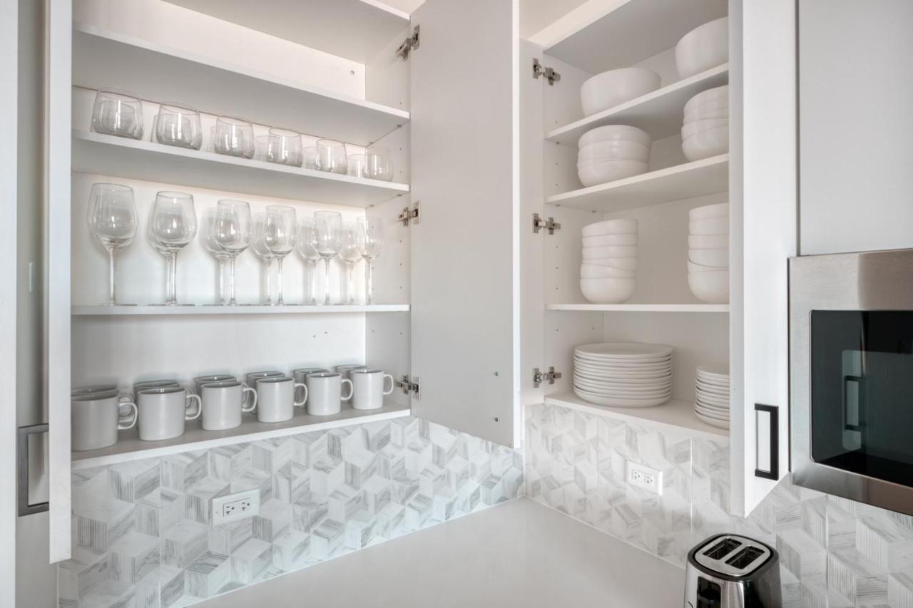 Logan Square 2br W Pool Lounge Gym Nr L Chi-869 *