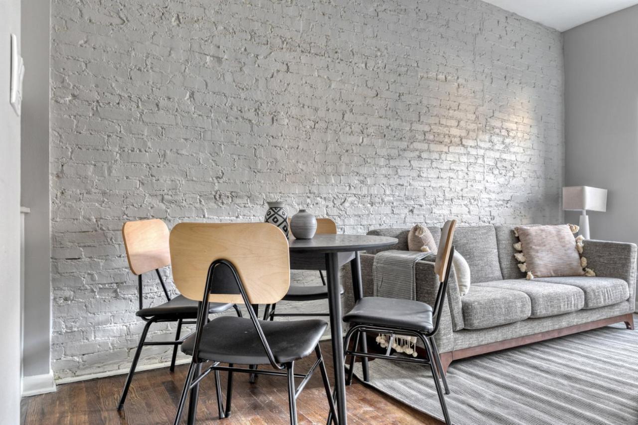 Apartment Lakeview 2br W Courtyard Wd 2 Blocks To L Chi-517 Chicago