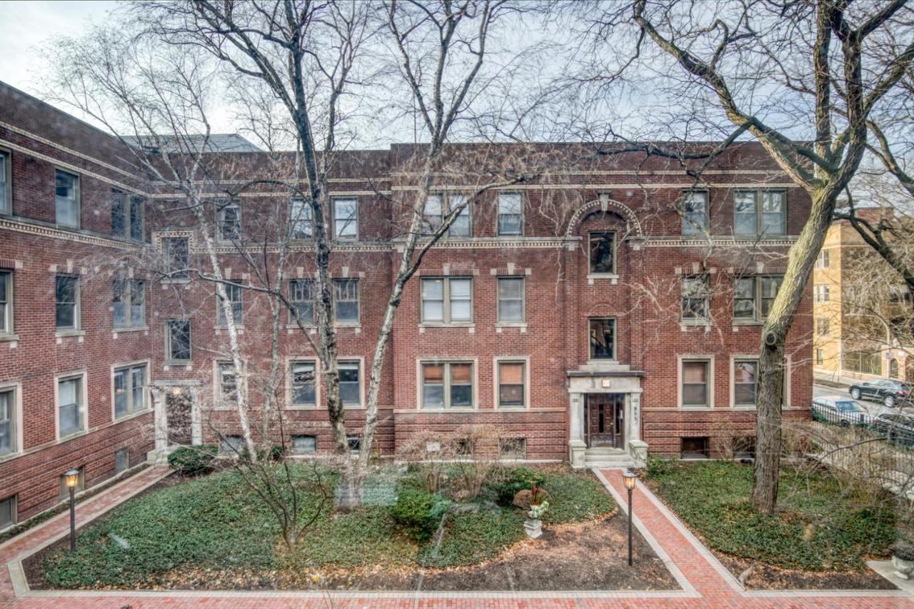 Lakeview 2br W Courtyard Wd 2 Blocks To L Chi-517 Chicago