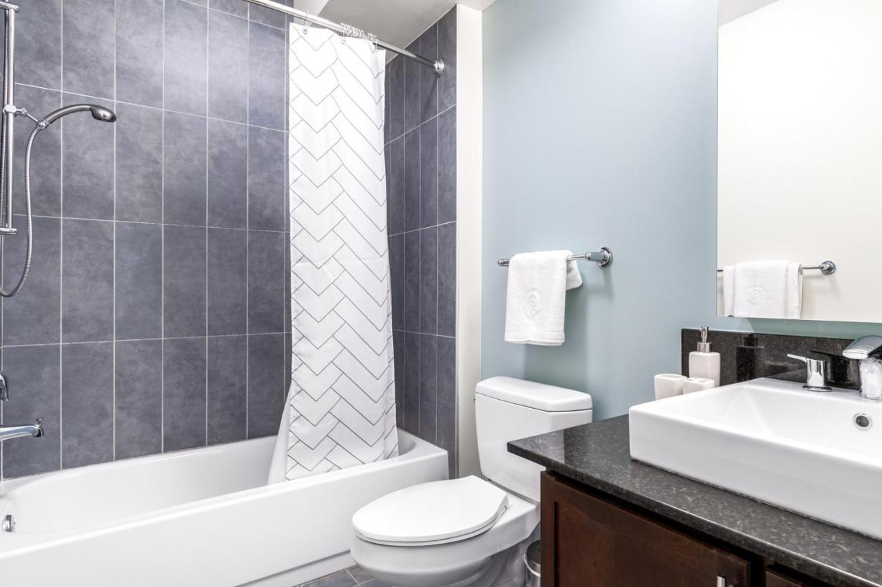 Apartment Loop 2br W Pool Gym Nr Financial District L Chi-247