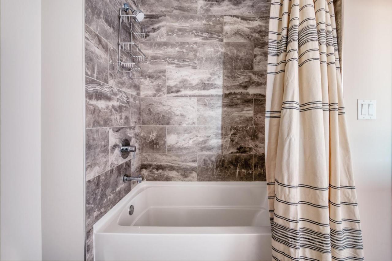 Logan Square 2br W Pool Lounge Gym Nr L Chi-869 Chicago