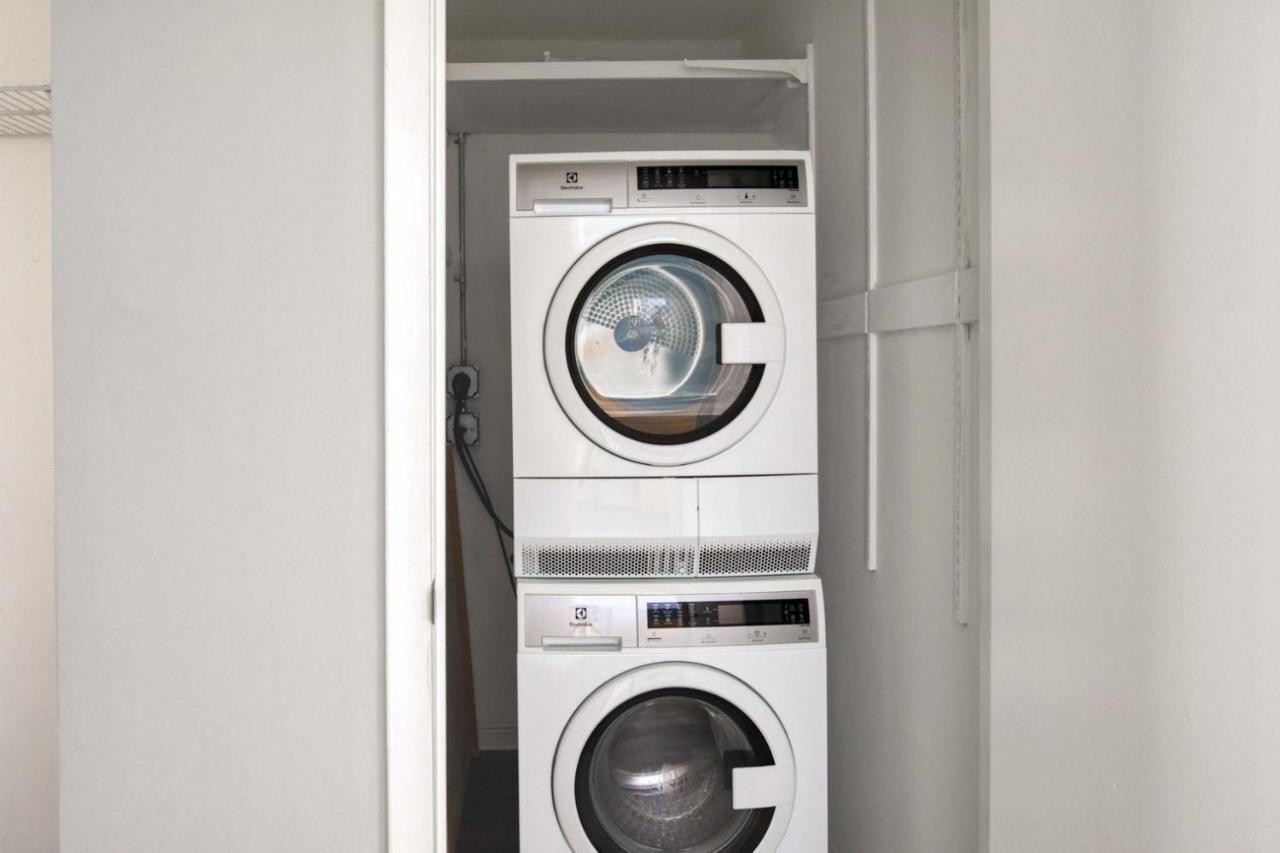 Gold Coast 2 Bedroom Nr Cta Oak St Shopping Chi-175
