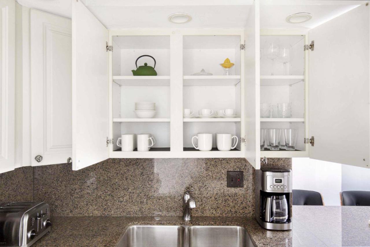 Apartment Gold Coast 2 Bedroom Nr Cta Oak St Shopping Chi-175 Chicago