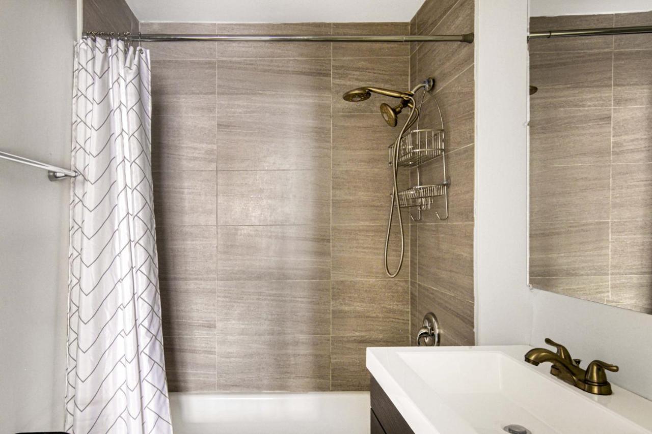 Gold Coast 2 Bedroom Nr Cta Oak St Shopping Chi-175