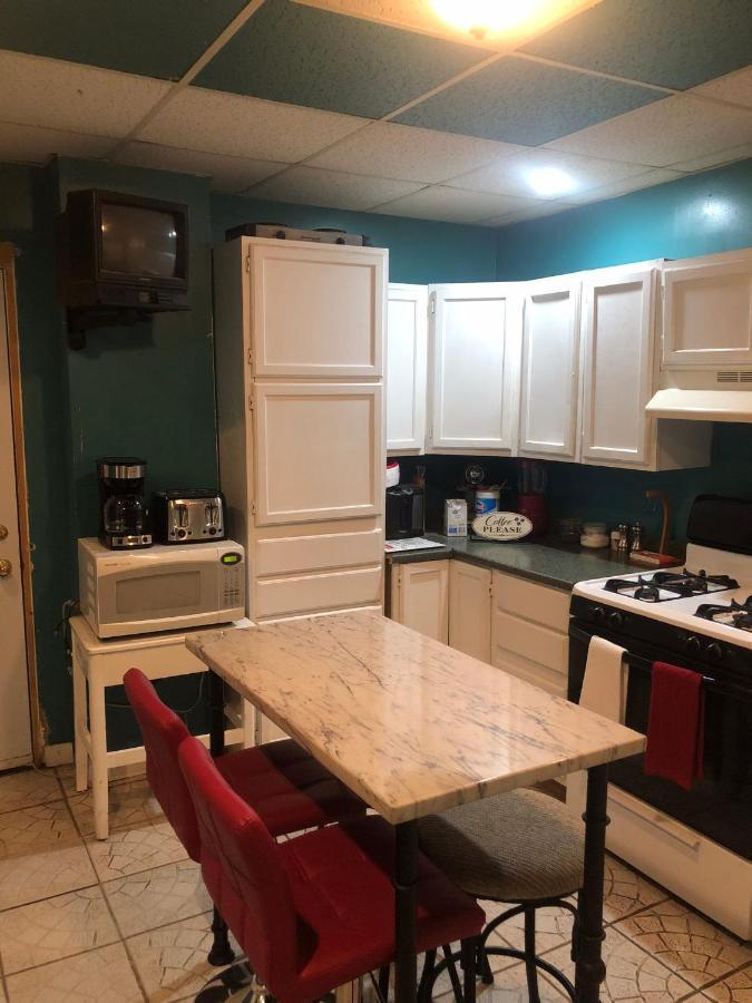 Cheerful Bedroom Free Parking Approx 15 Mins To Downtown Chicago! Séjour chez l'habitant Chicago