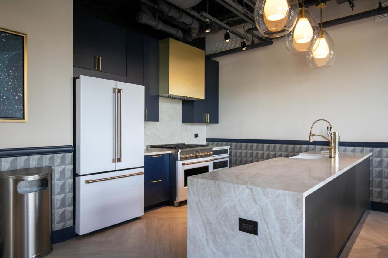 Logan Square 2br W Pool Lounge Gym Nr L Chi-869 Apartment