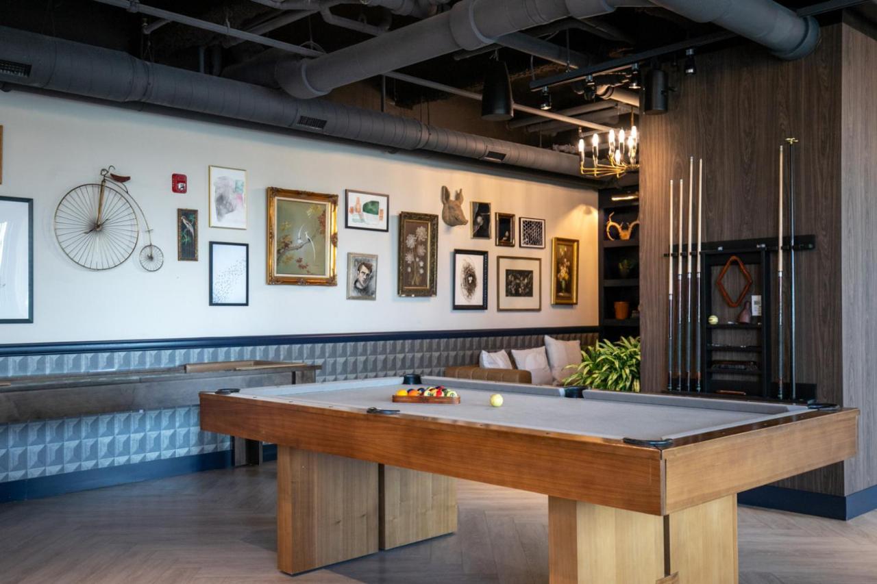 Apartment Logan Square 2br W Pool Lounge Gym Nr L Chi-869 Chicago