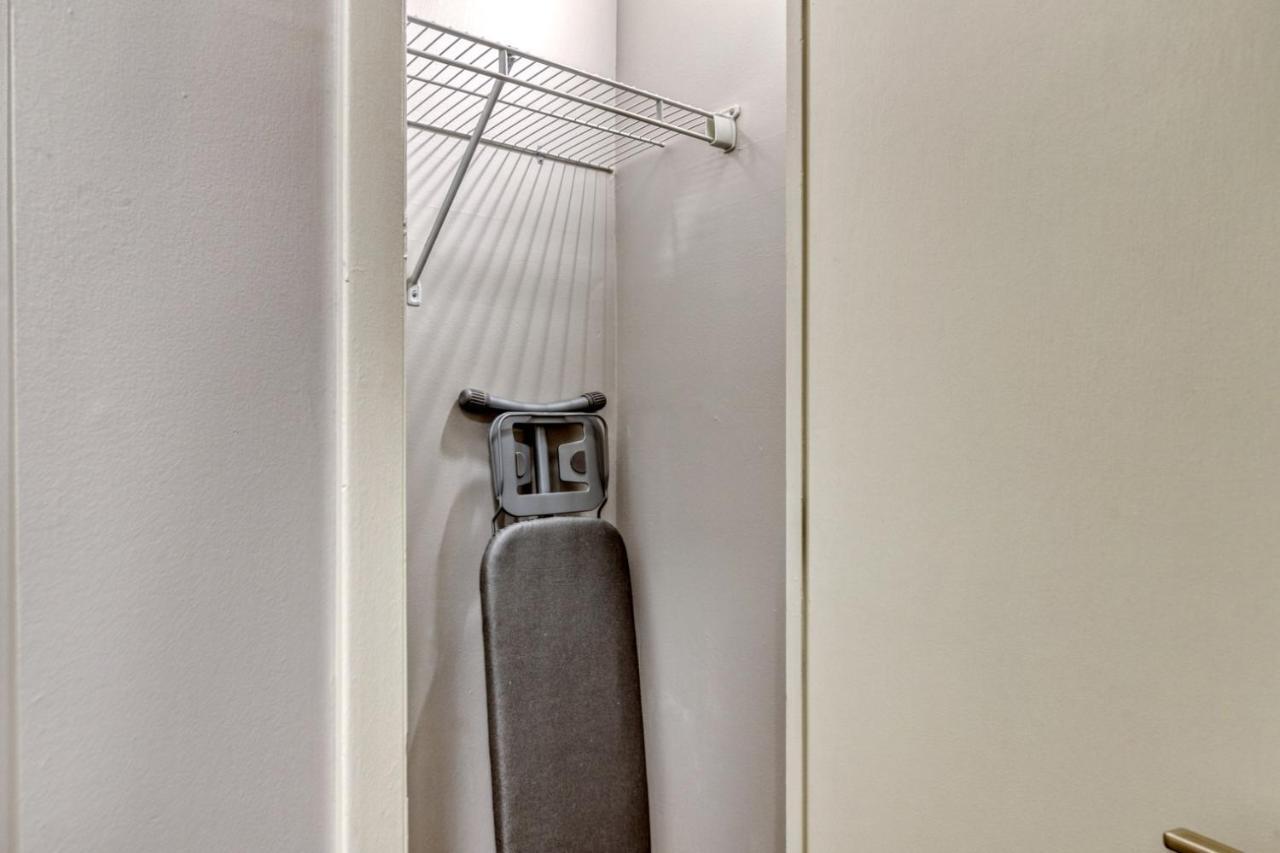 Lakeview 2br W Courtyard Wd 2 Blocks To L Chi-517 Apartment