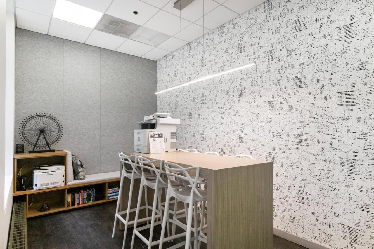Streeterville W Pool Gym Nr Park Chi-581