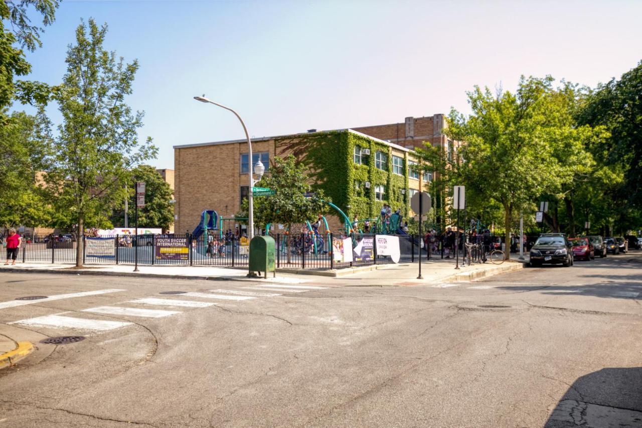 Apartment Lincoln Park 2br Nr L Clark St Dining Chi-336