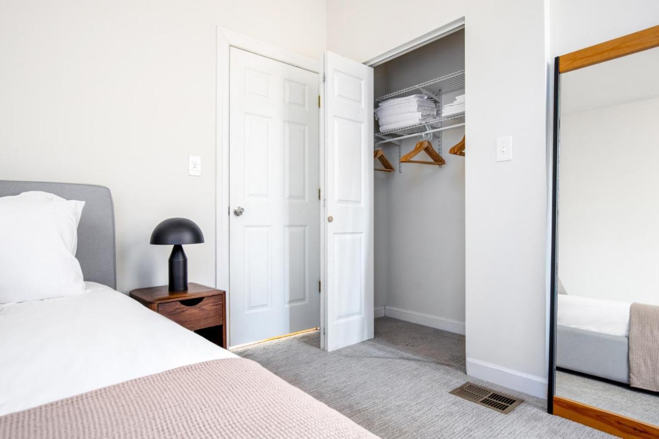 Lincoln Park 2br Nr L Clark St Dining Chi-336 * Chicago