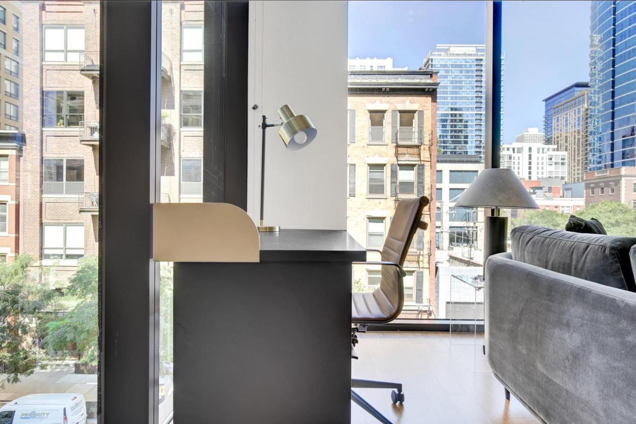 River N 1br W Gym Pool Wd Nr Mag Mile Chi-440 Apartment