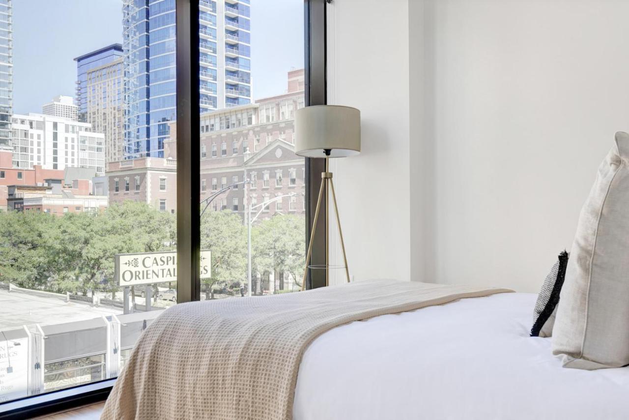 River N 1br W Gym Pool Wd Nr Mag Mile Chi-440 Apartment