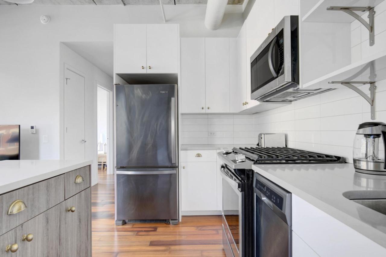 River N 1br W Gym Pool Wd Nr Mag Mile Chi-440 Apartment *