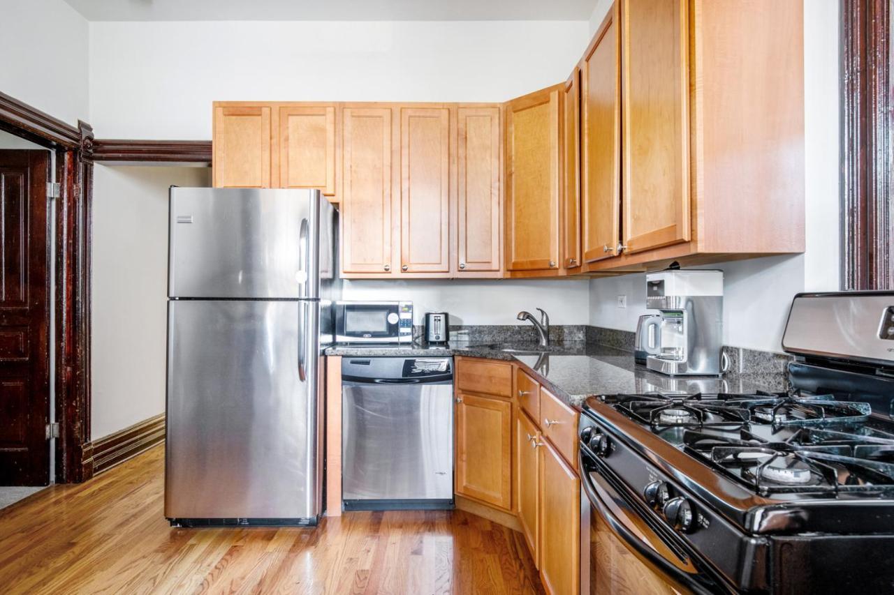 Apartment Lincoln Park 2br Nr L Clark St Dining Chi-336