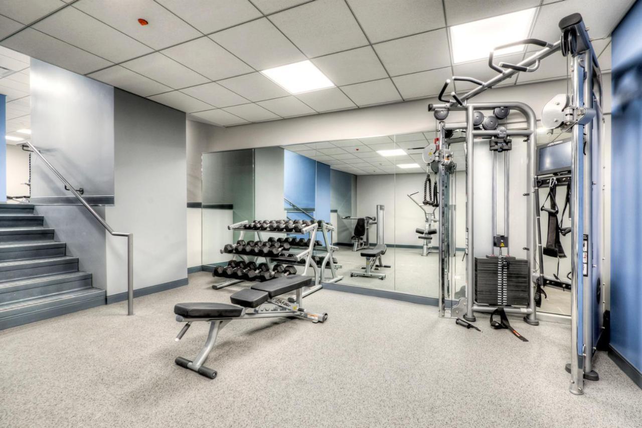 Gold Coast W Gym Roof Nr Mag Mile Chi-618