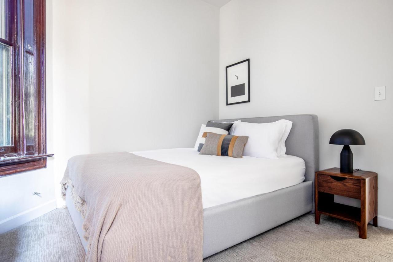 Apartment Lincoln Park 2br Nr L Clark St Dining Chi-336 Chicago