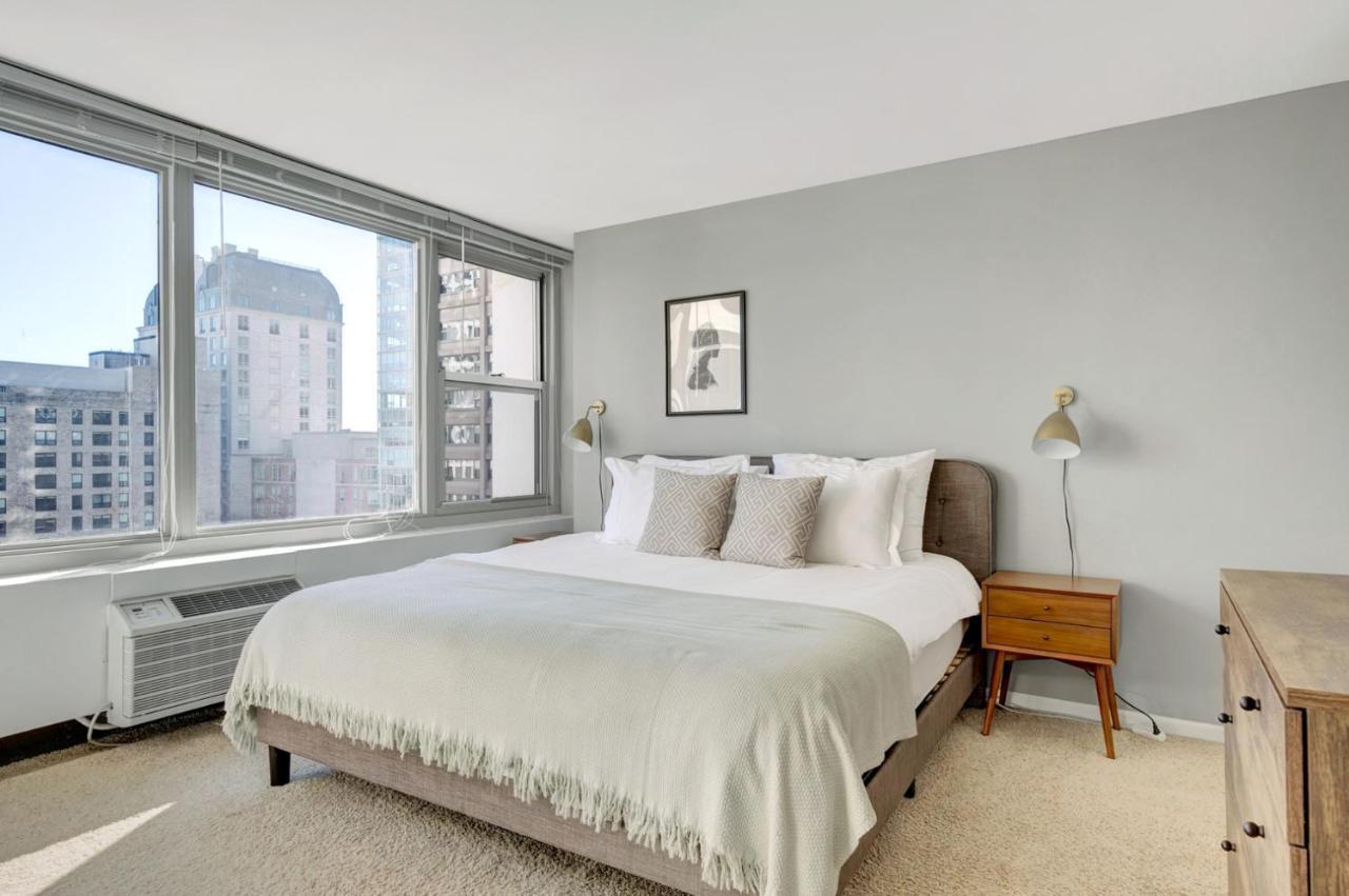 Gold Coast 3br W Gym Roof Nr Water Tower Chi-392 *