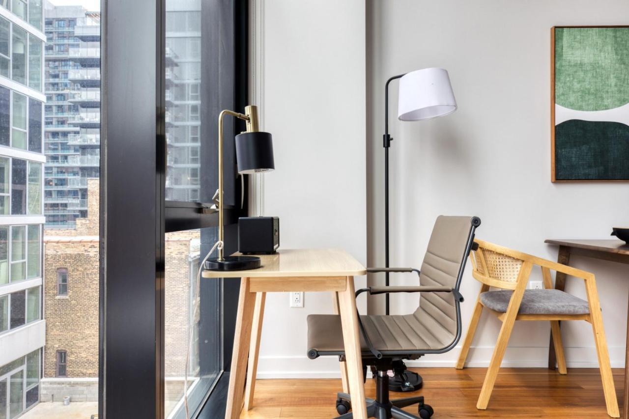 River North 1br W Gym Lounge Roof Nr Riverwalk Chi-893