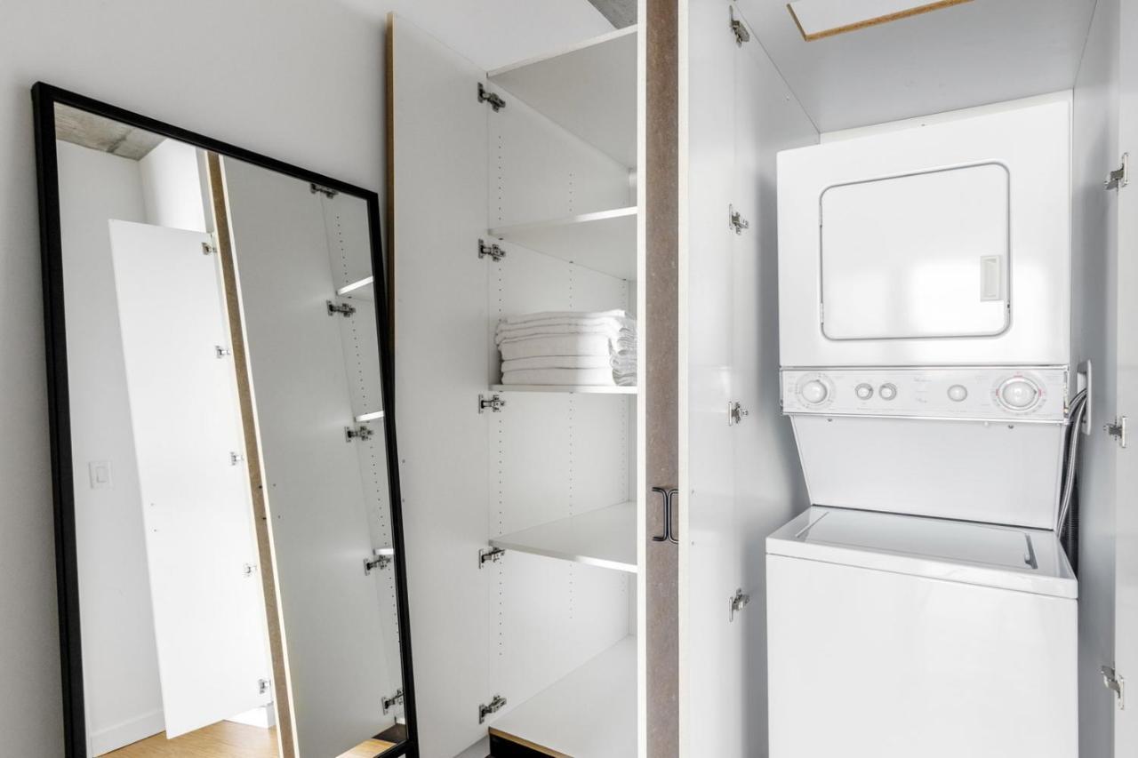 Apartment Lincoln Park W Wd Patio Nr L Chi-327 *