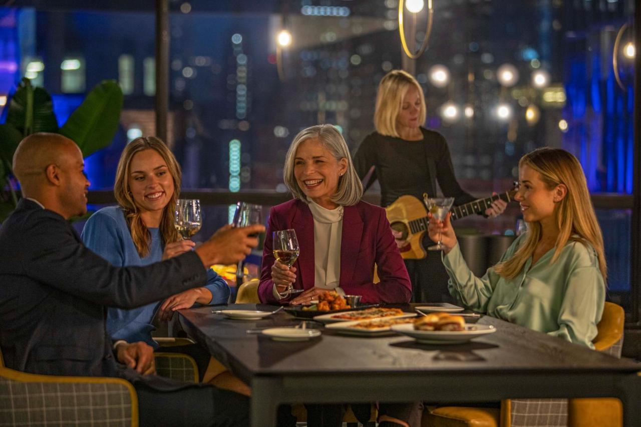 - Dwtn - The Mart By Ihg Hotel 3*