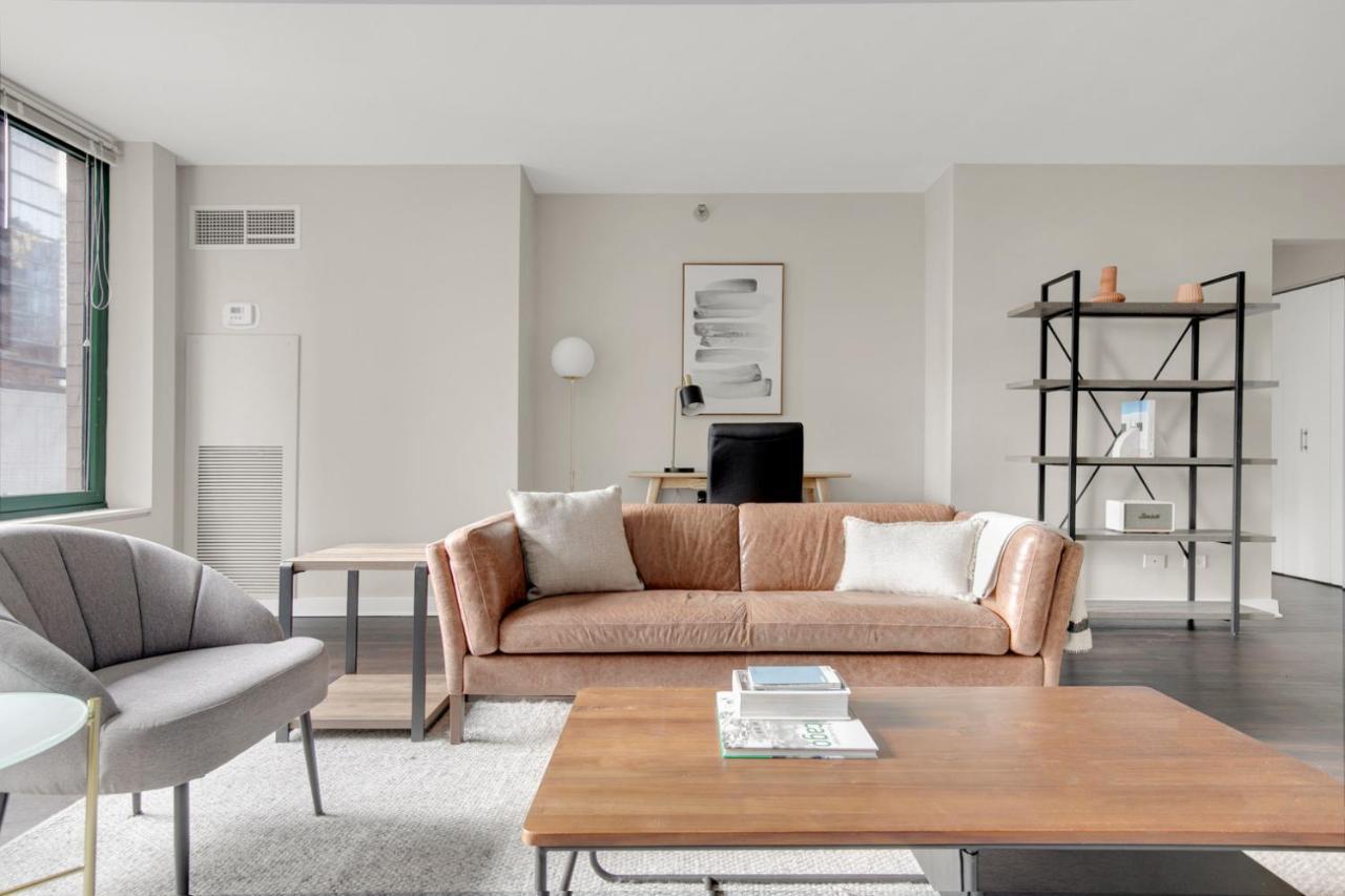 Streeterville 2br W Deck Gym Nr Park Chi-589 Apartment