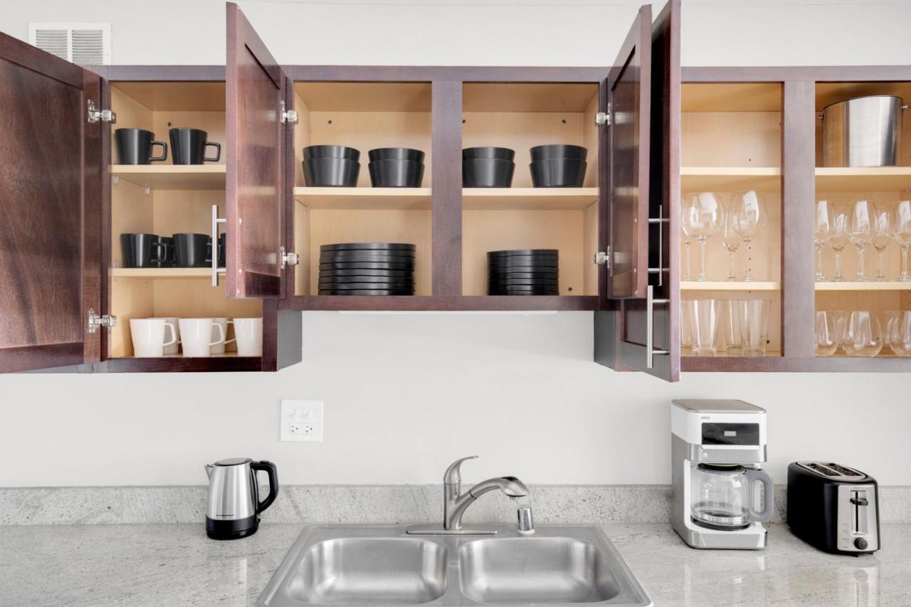 Streeterville 2br W Deck Gym Nr Park Chi-589