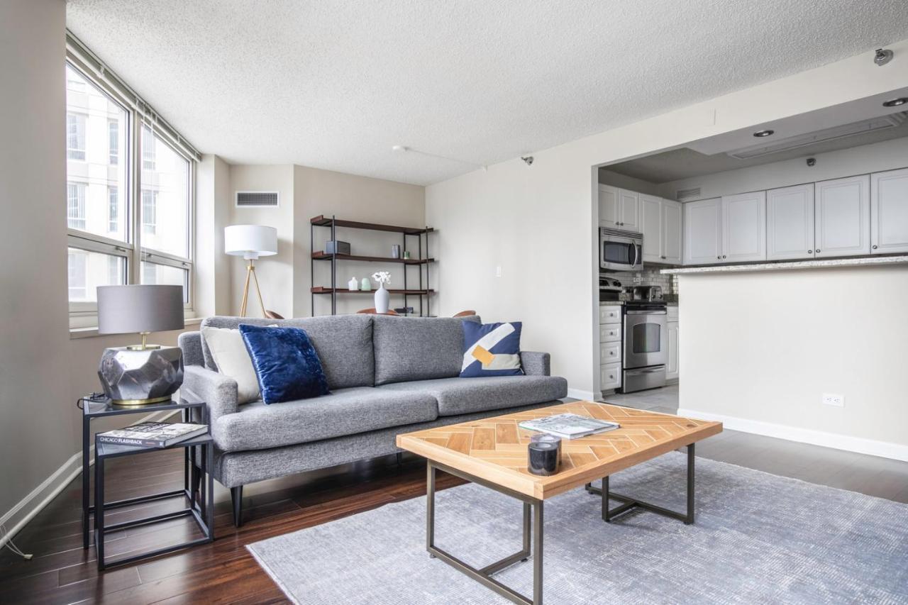 River N 2br W Gym Wd Nr Magnificent Mile Chi-160 *