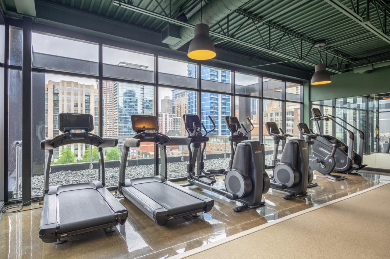 Apartment River North 1br W Gym Lounge Roof Nr Riverwalk Chi-893 *