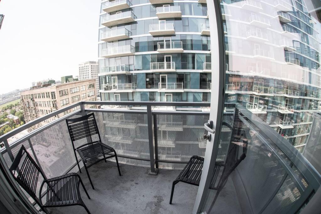 Apartment 2 Bed 2 Bath Smart Loft In Prime Location *