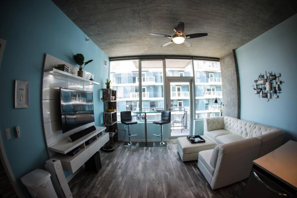 2 Bed 2 Bath Smart Loft In Prime Location * Chicago
