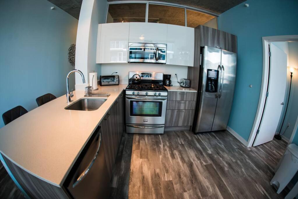 2 Bed 2 Bath Smart Loft In Prime Location Apartment Chicago