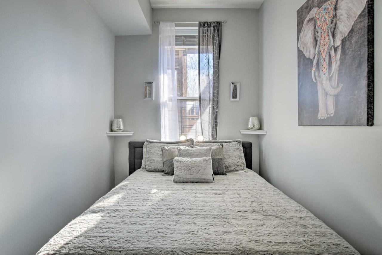 Apartment Elegant Retreat With Spacious Balcony!