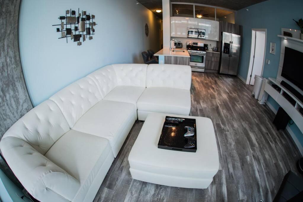 2 Bed 2 Bath Smart Loft In Prime Location
