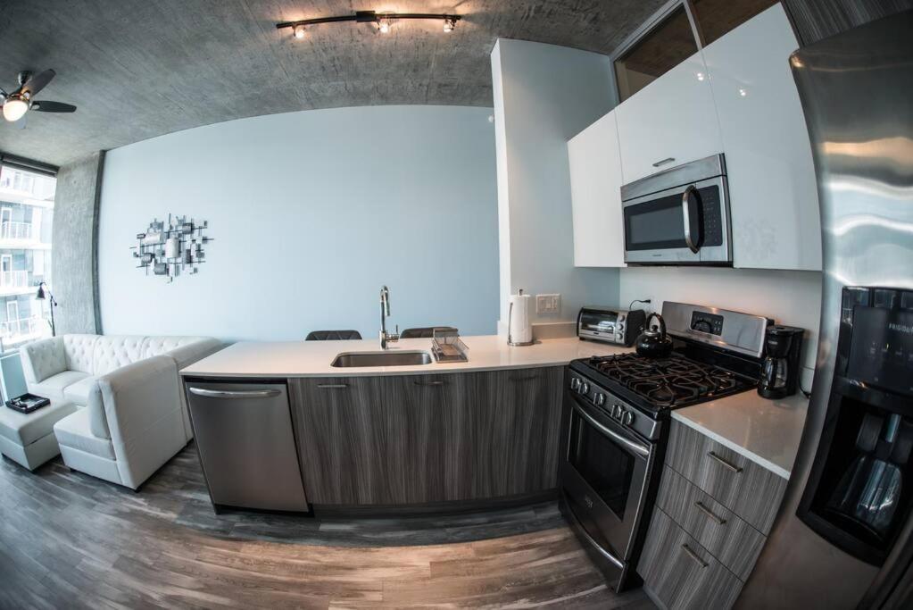 2 Bed 2 Bath Smart Loft In Prime Location Chicago