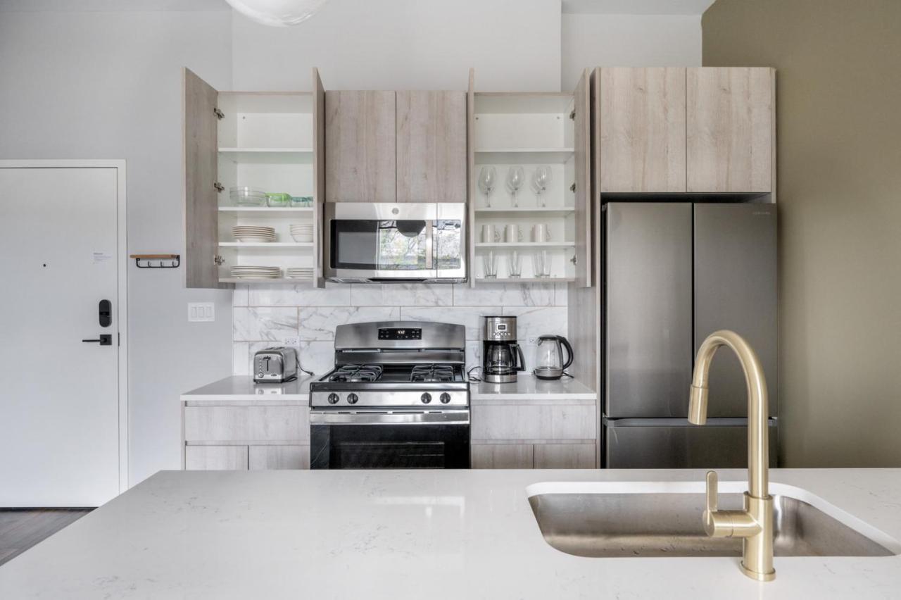 Lakeview 1br W Wd Nr Lakefront Chi-935 Chicago