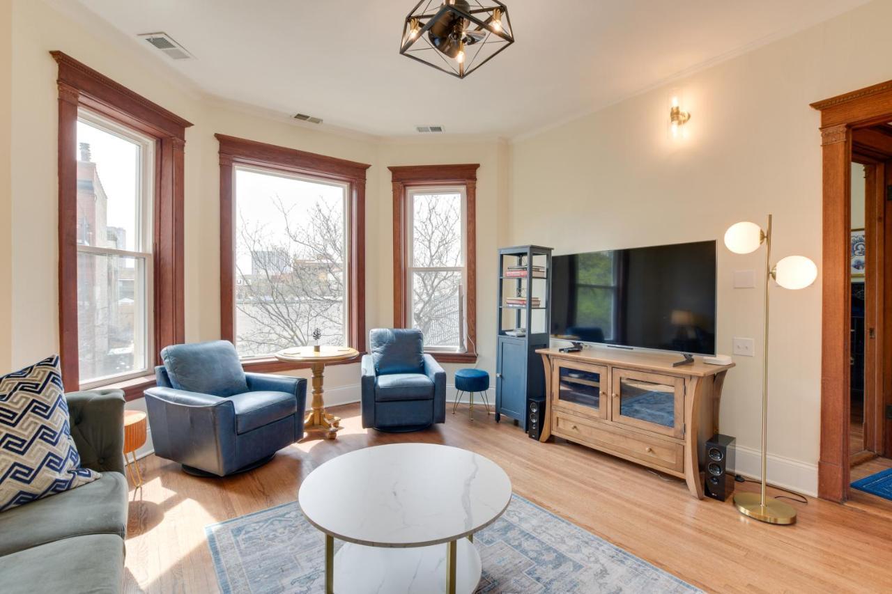 Chic About 1 Mi To Wrigley Field! Apartment