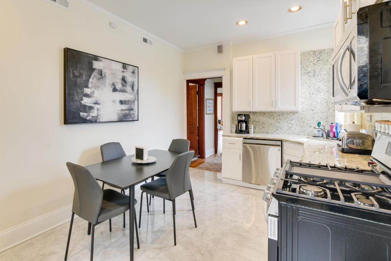 Chic About 1 Mi To Wrigley Field! *