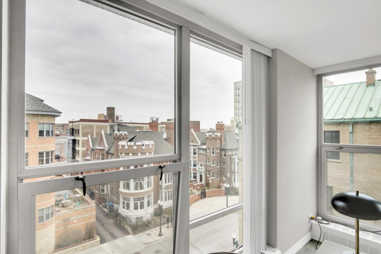 Apartment Edgewater W Gym Deck Lounge Nr L Chi-657 *