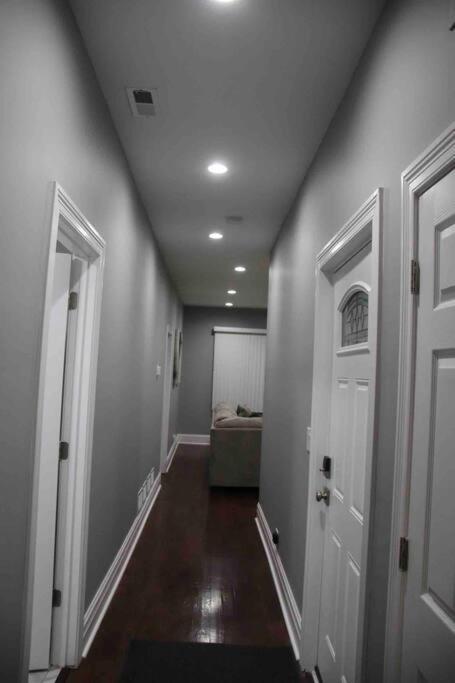 Upscale Westside Of Apartment Chicago
