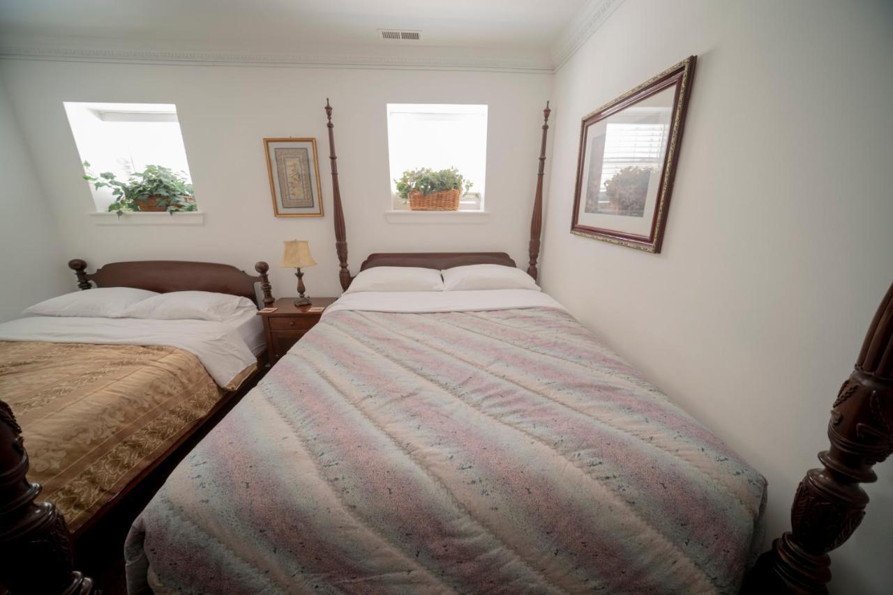 Inspiring Grotto Sleeps 10-20 Free Tv & Parking *
