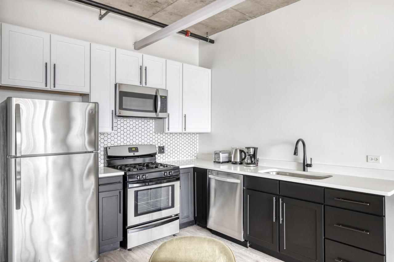 Apartment S Loop 1br W Gym Lounge 1 Block To L Chi-528 Chicago