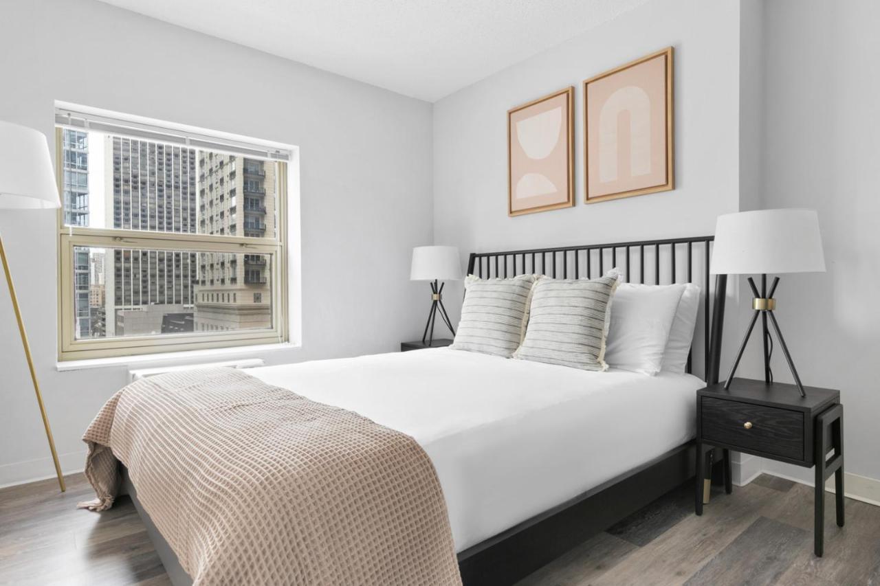 Gold Coast 1br W Deck Gym Lounge 1 Block To L Chi-650 Appartement *