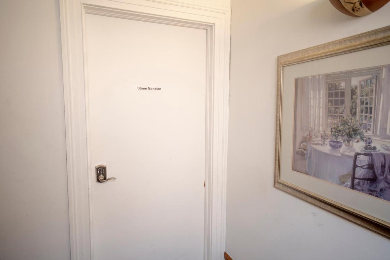 Stone Mansion Sleeps 10-20 Free Tv & Parking Apartamento Chicago