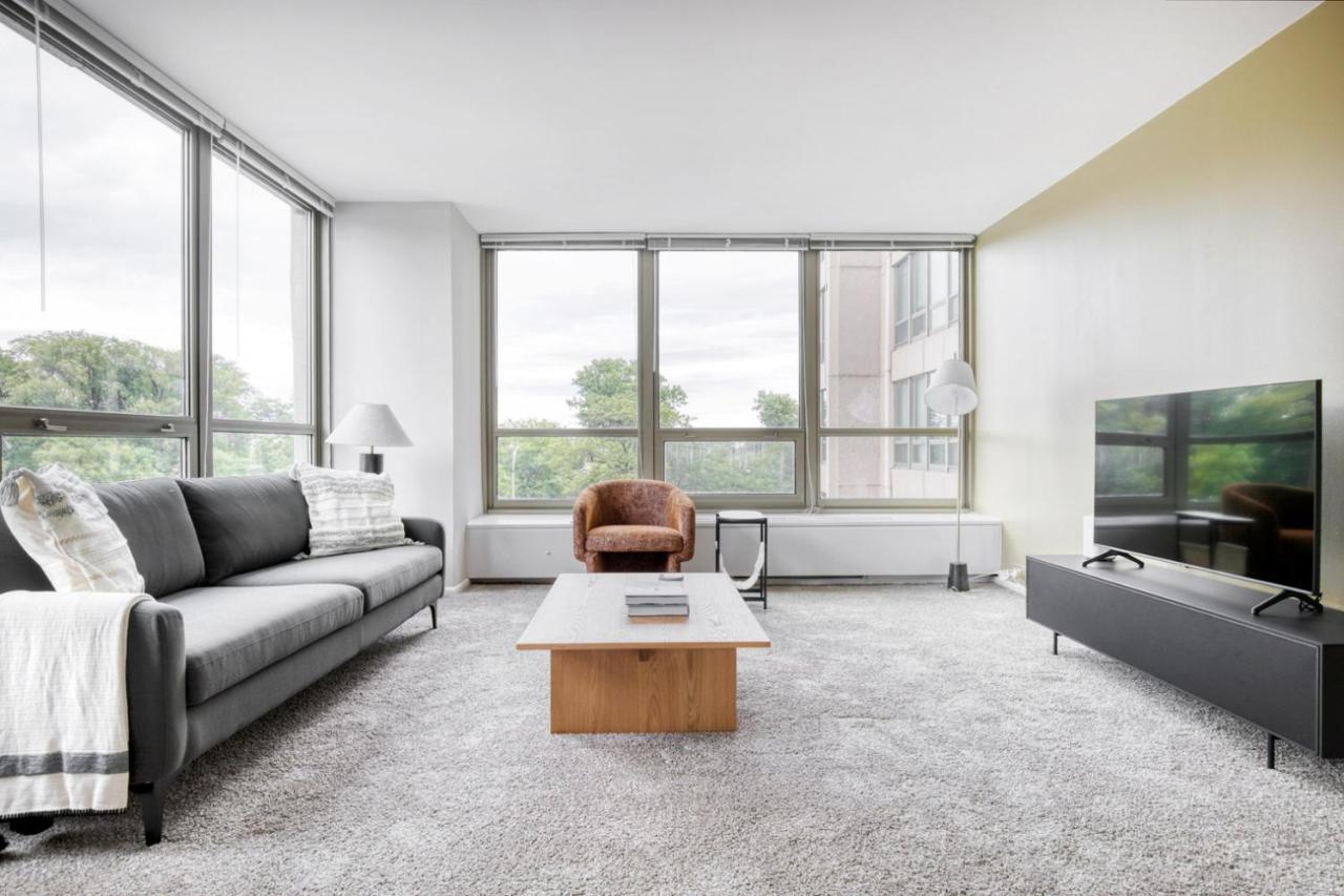 Lakeview 2br W Deck Pool Gym Nr Lincoln Park Chi-716 Chicago