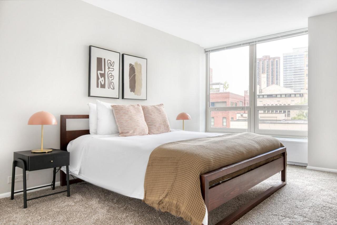 Lakeview 2br W Deck Pool Gym Nr Lincoln Park Chi-716 Apartment
