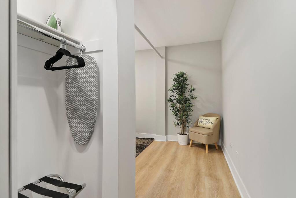 2br Luxurious With In-unit Laundry - Ashland B Apartment Chicago
