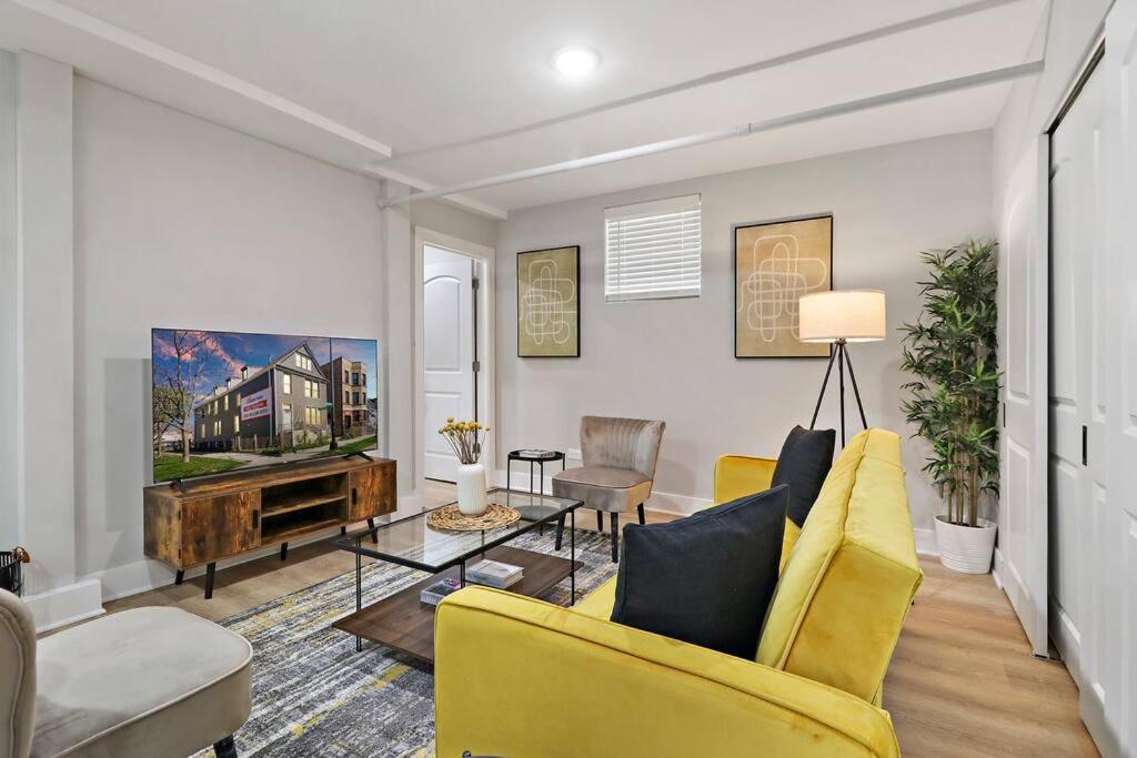 2br Luxurious With In-unit Laundry - Ashland B Apartment *