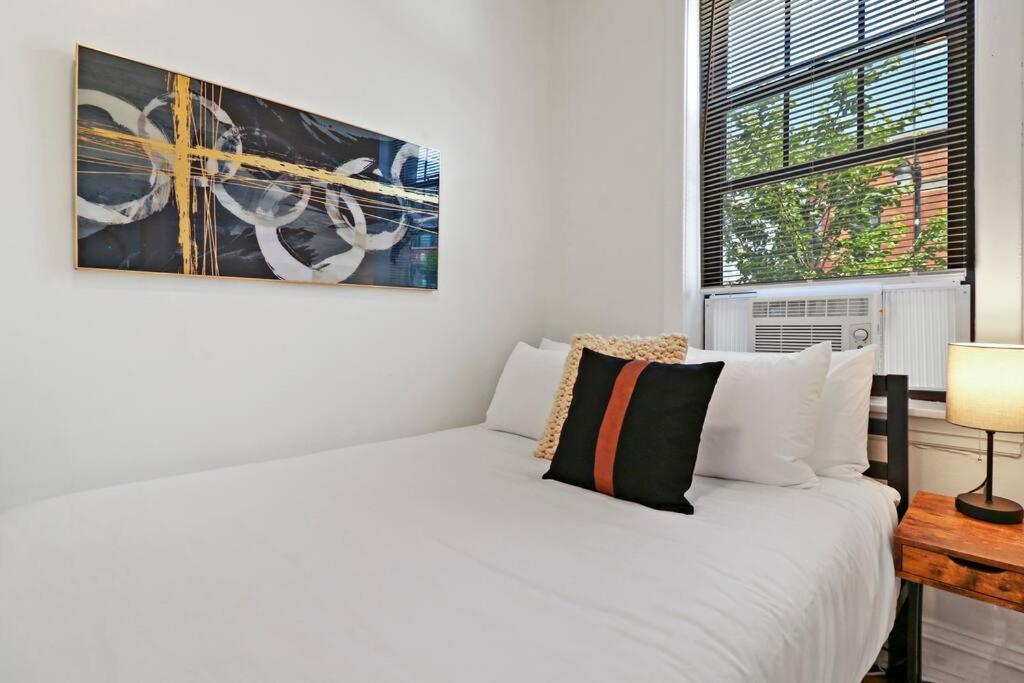 2-bedroom Cozy In Prime Location - Clark 2 *