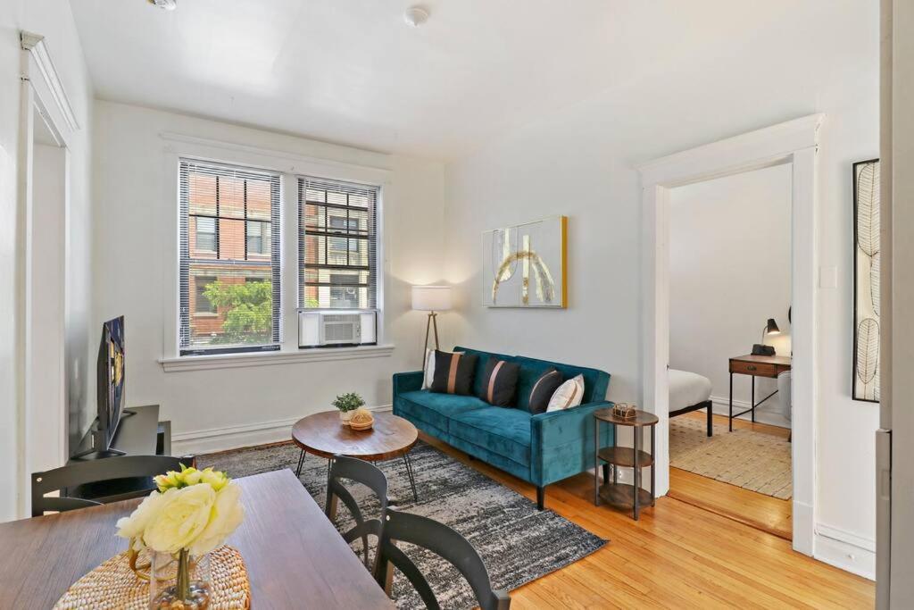 2-bedroom Cozy In Prime Location - Clark 2 Apartment Chicago